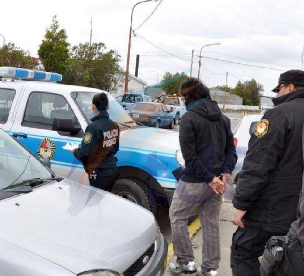 Acosador de su ex pareja seguir� detenido