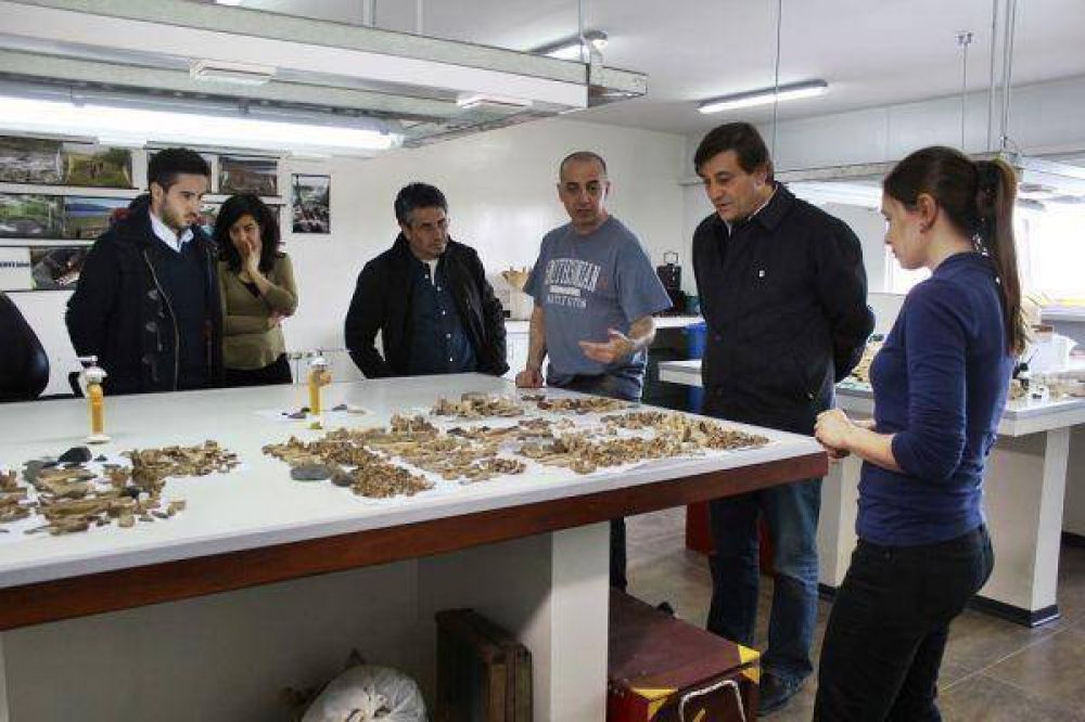 Analizan el material arqueol�gico encontrado en el centro de Ushuaia