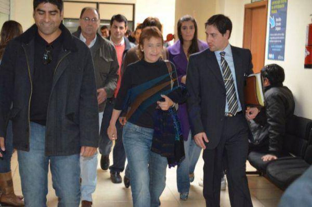 La gobernadora Fabiana R�os es indagada por expropiaci�n de tierras