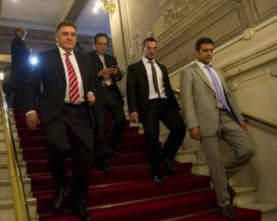 Opositores piden al amayismo que denuncie il�citos