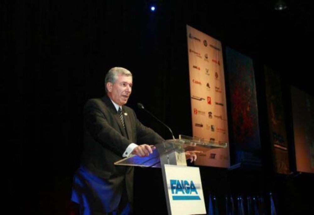 Para la UIA, �el paro es una locura en el momento que vive el pa�s�