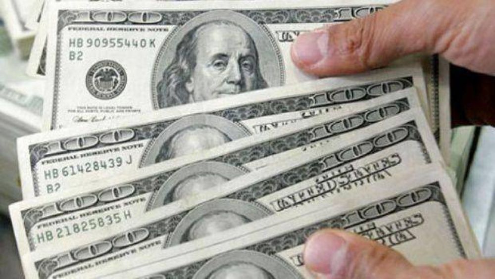 El d�lar blue no deja de romper r�cords: subi� 18 centavos y se vendi� a $ 14,38