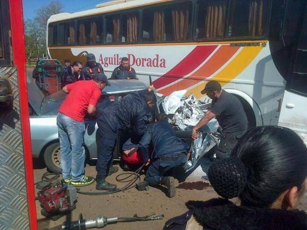 Un hombre termin� herido tras chocar contra un colectivo