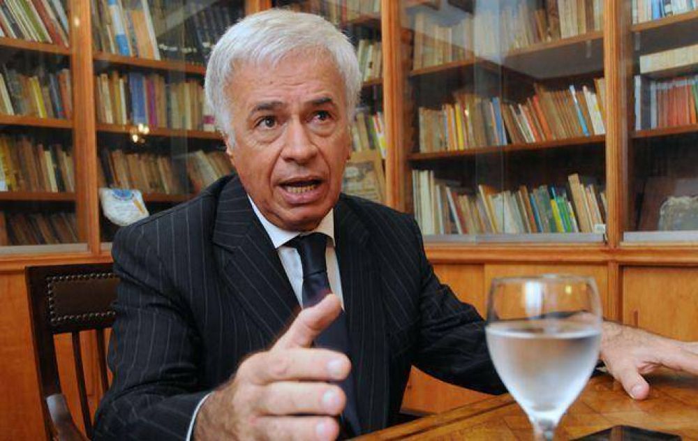 Duro cruce de De la Sota a la propuesta de mudar la Capital