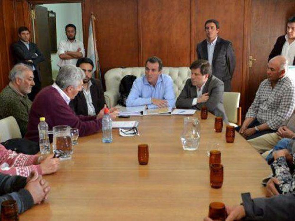 El gobernador Paco P�rez recibi� a productores agr�colas para apoyar el sostenimiento del empleo