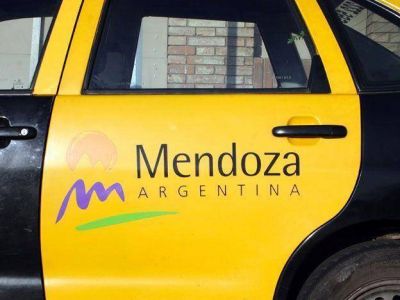 Desde octubre los taxis recibir�n tarjetas de d�bito y cr�dito