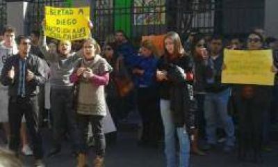 Marcharon para pedir la liberaci�n de fonoaudi�logo acusado de abuso