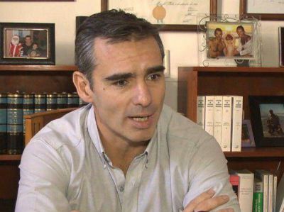 Feli� se diferenci� de Breitenstein y Larraburu