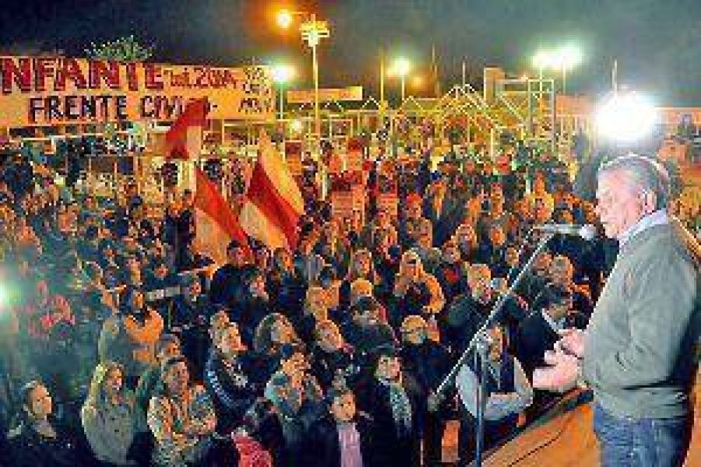 El intendente Infante inaugur� un Polideportivo en el B� Mariano Moreno