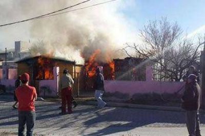 COMODORO: MURI� UNA MUJER TRAS UN VORAZ INCENDIO