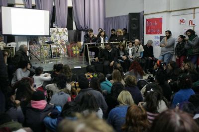 EMBA: Guti�rrez afirm� en la asamblea que �la Escuela no se achica y contempla todas las necesidades�