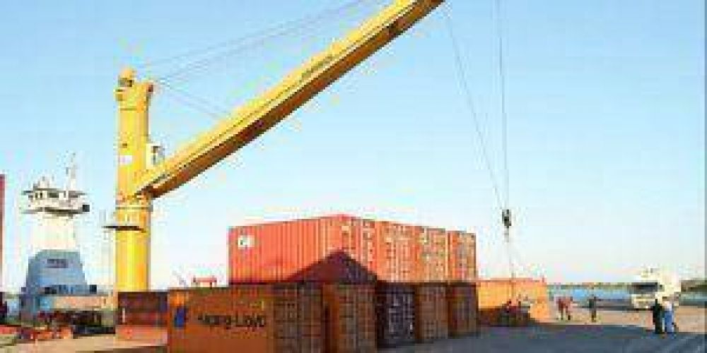 La AFIP afect� moderno esc�ner m�vil y canes entrenados para los controles de la operatoria
