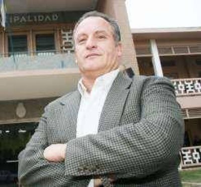 "En este momento no eval�o estar junto a Gioja"