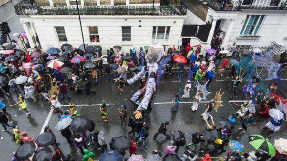 Un famoso carnaval en Londres termin� con tres apu�alados y m�s de 250 detenidos