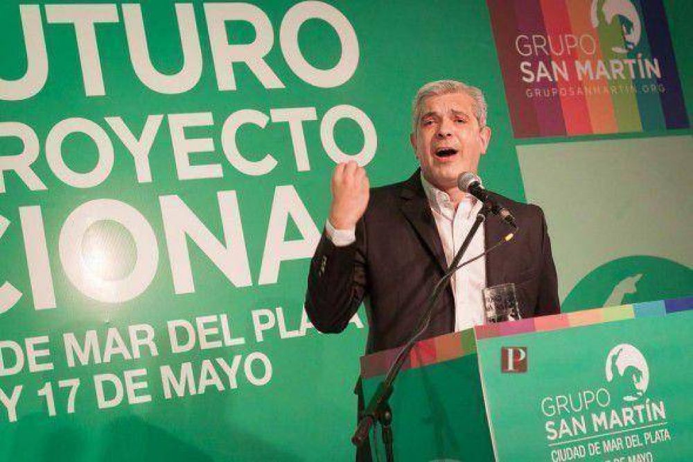 Despu�s del gui�o de CFK, Juli�n Dom�nguez mand� a los suyos a despegarse de Scioli