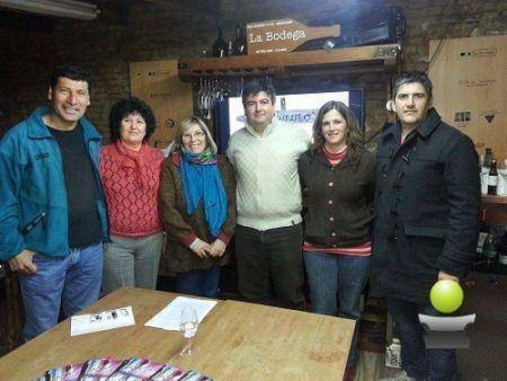 EXPOVINOS REALIZO LA ENTREGA DE LOS APORTES ECONOMICOS A LAS INSTITUCIONES QUE COLABORARON