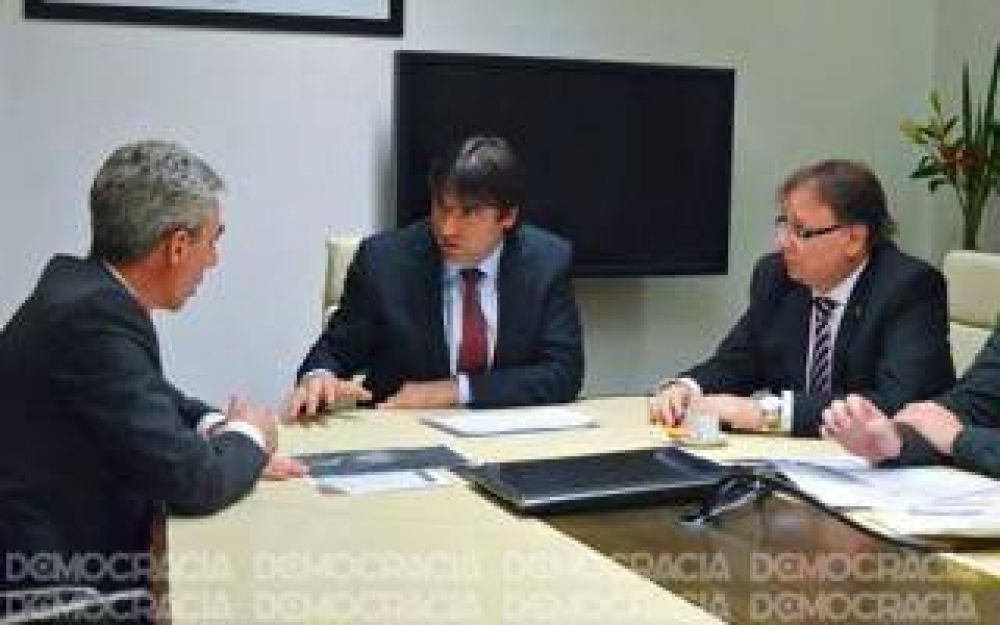 Procrear: Bossio recibi� a Meoni por la falta de terrenos en Jun�n