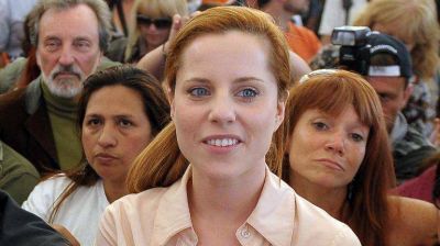 Agustina Kampfer declar� en Tribunales por el robo de dos computadoras: 