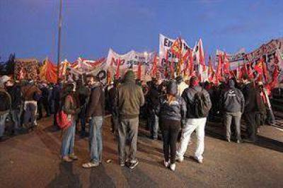 La izquierda anticipa que si no hay respuestas a los reclamos, impulsar�n otro paro el mes que viene