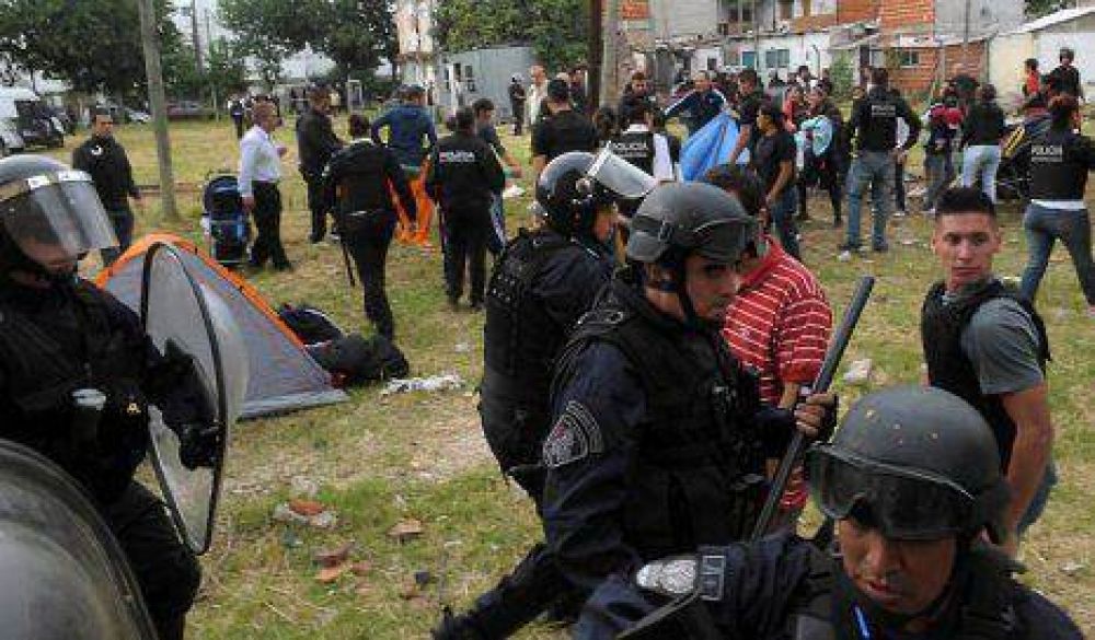 Villa Lugano: Desalojados exigen a Macri que urbanice el predio