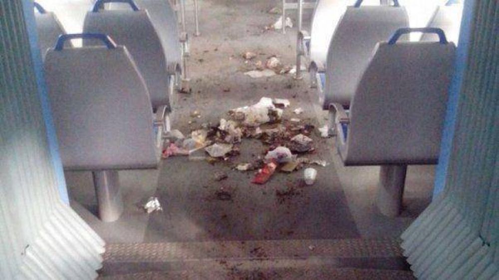 CFK critic� los ataques en el Sarmiento: 