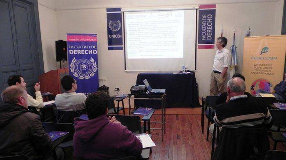 Comenz Seminario sobre Cooperativismo en la Facultad de Derecho