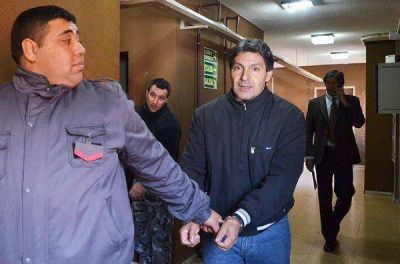 El secretario general del gremio de polic�as sigue detenido