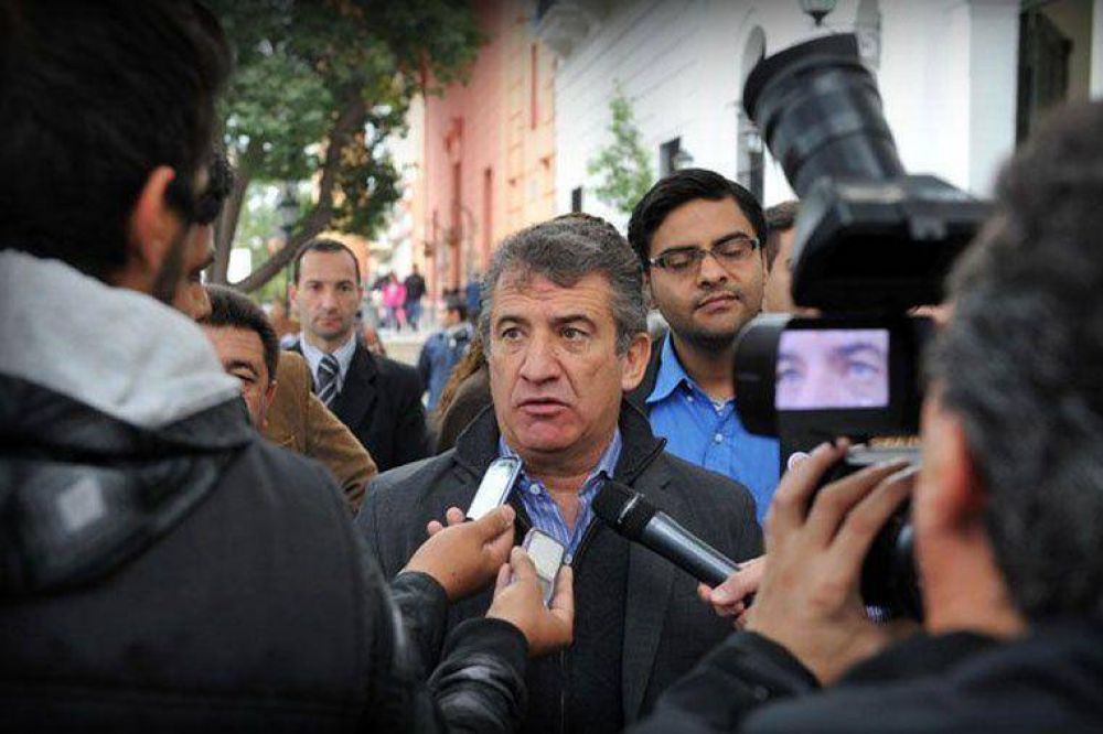 Urribarri, ir�nico con Moyano y Barrionuevo