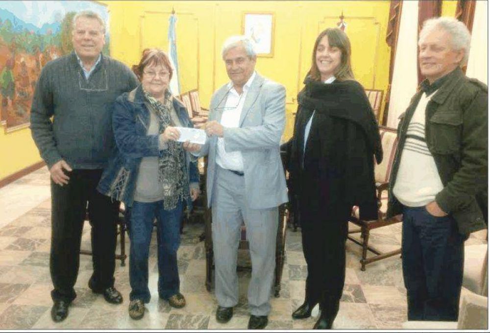 El Gobierno entreg� el subsidio de un mill�n y medio de pesos para los tareferos