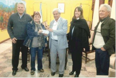 El Gobierno entreg� el subsidio de un mill�n y medio de pesos para los tareferos