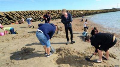Se desat� la fiebre del oro en una playa del Reino Unido