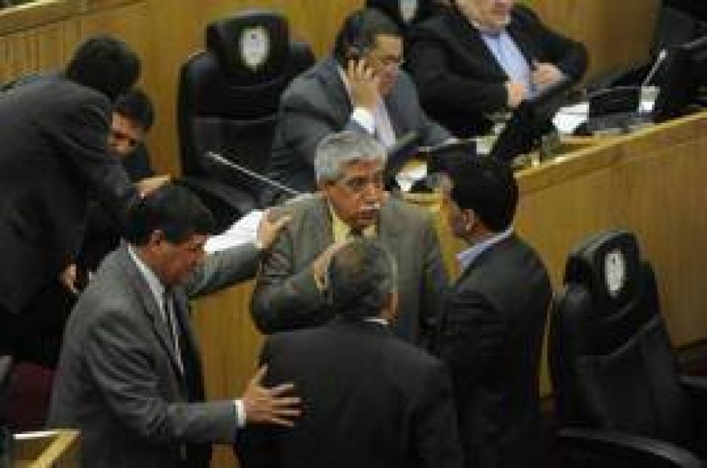 Cambiaron la ley de Partidos Pol�ticos para sostener los acoples en 2015