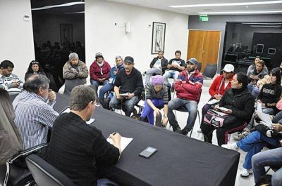 Peppo garantiz� la continuidad de obras a movimientos sociales