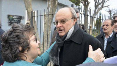 Di Pierro le pidi� a Provincia que �no se meta� con el transporte en Comodoro