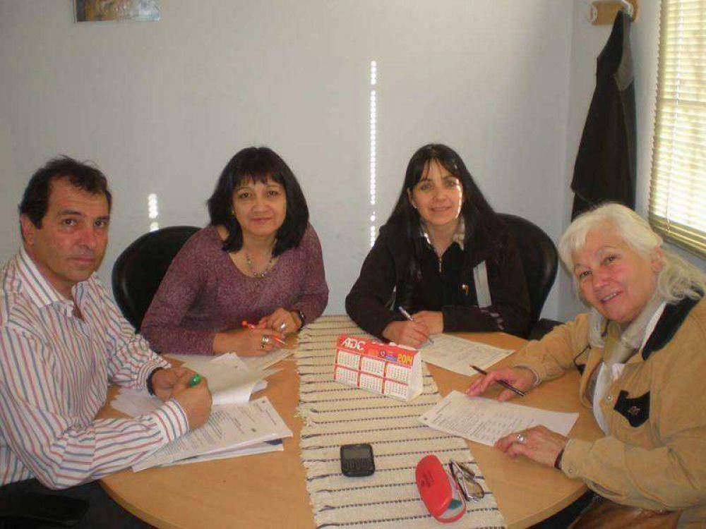 Mujeres de Bariloche se capacitar�n en el rubro textil