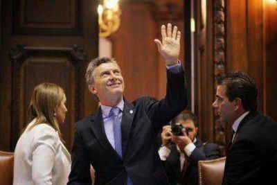 Decreto de Macri ordena ajuste y recorte presupuestario
