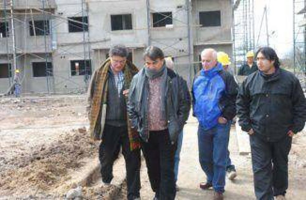 Cooperativas construyen 48 viviendas del nuevo Barrio Mozart