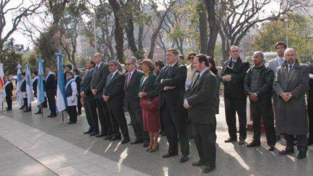 Amaya homenje� a Juan Bautista Alberdi a 204 a�os de su natalicio