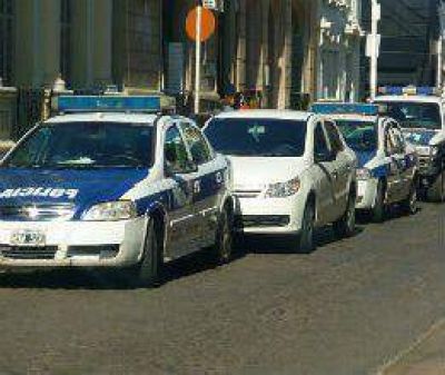 Detuvieron a un sujeto con cheques falsos  