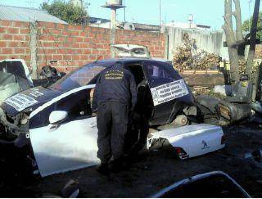 Desbarataron banda dedicaba al robo y desguace de autom�viles