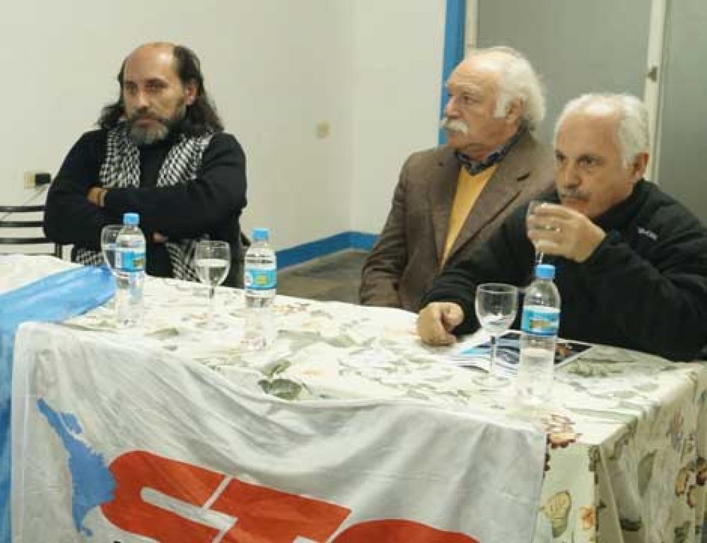 Se realiz� la charla debate sobre el 'presente y el futuro del proyecto nacional' 