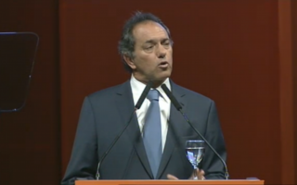 Elecciones 2015: En La Plata, Scioli destac� su gesti�n y critic� a Massa y a Macri