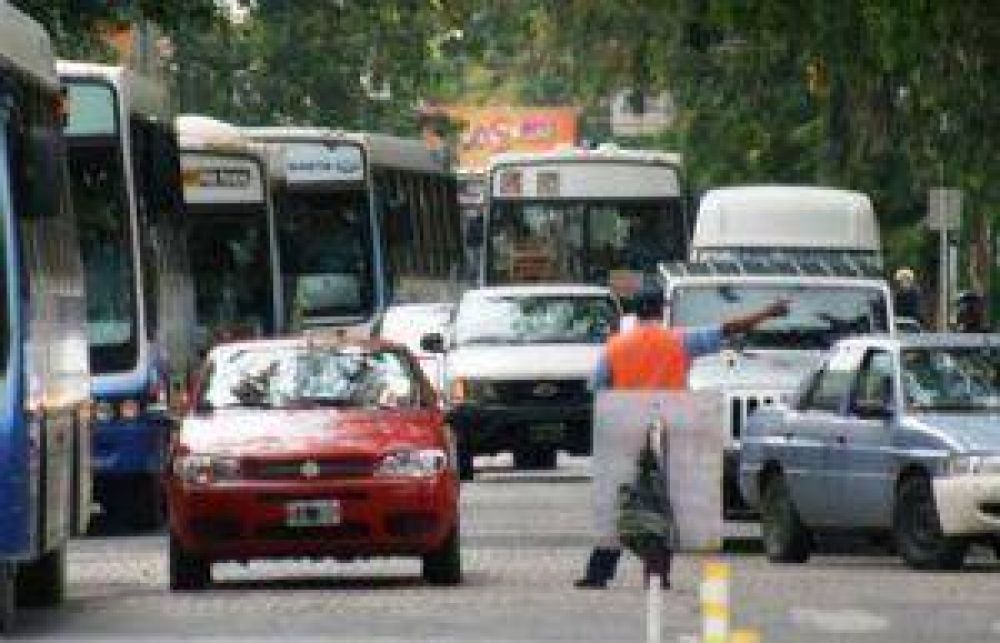 Salta: Comienzan a multar a los infractores de los carriles selectivos