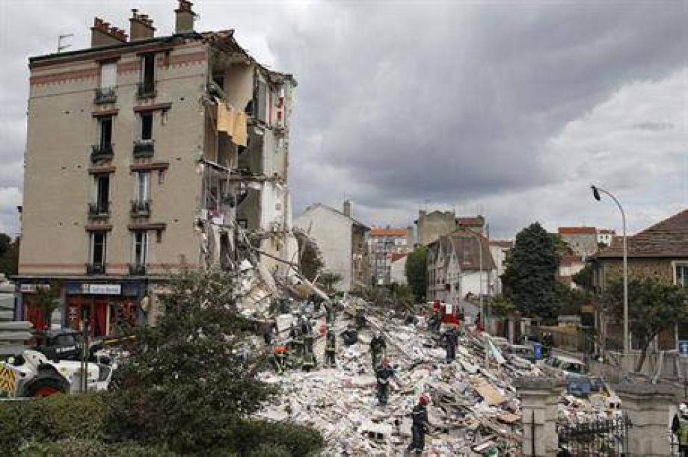 Al menos dos muertos tras la explosi�n y derrumbe de un edificio en Par�s