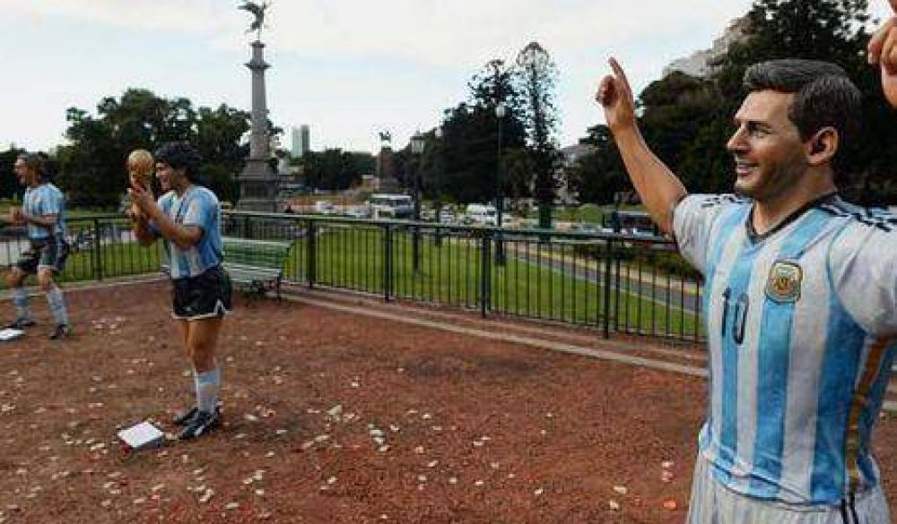 Vuelven a vandalizar las estatuas de Messi, Maradona y Batistuta