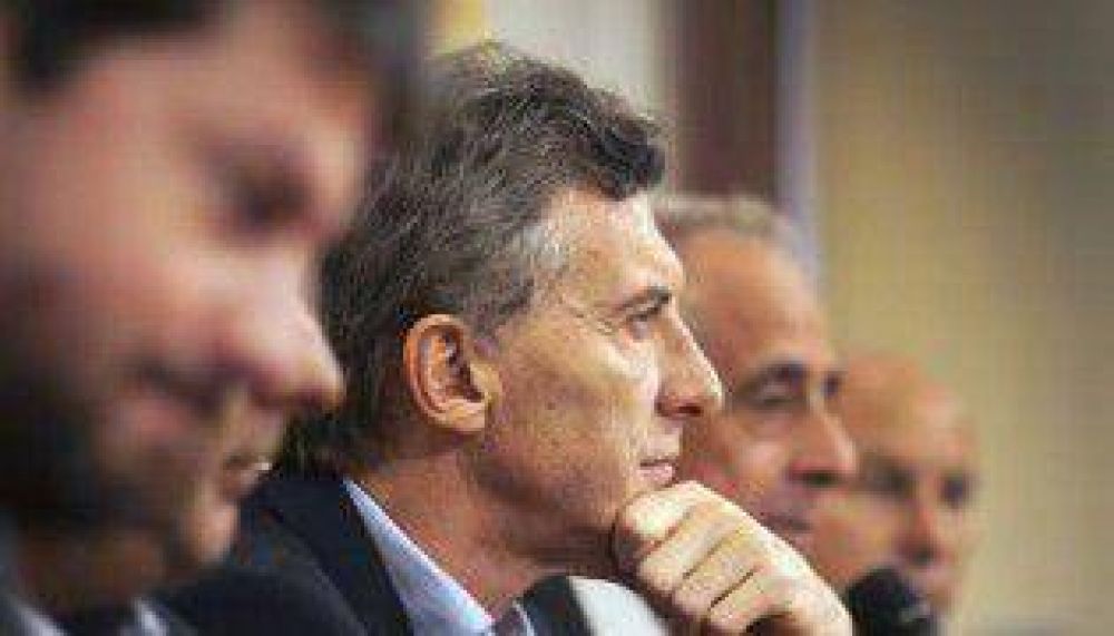 Funcionarios kirchneristas criticaron a Macri por la deuda