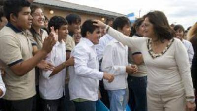 Aulas e instalaciones �ptimas en los establecimientos escolares del interior provincial
