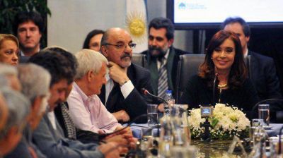 Tras la postergaci�n, se re�ne hoy el Consejo del Salario M�nimo, Vital y M�vil