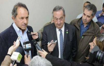 Scioli afirm� que la gente votar� a �alguien previsible, confiable y que haya corrido en lancha�