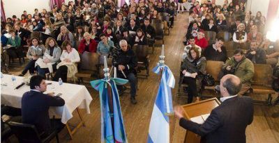 Las pol�ticas educativas fueron debatidas en Laprida 